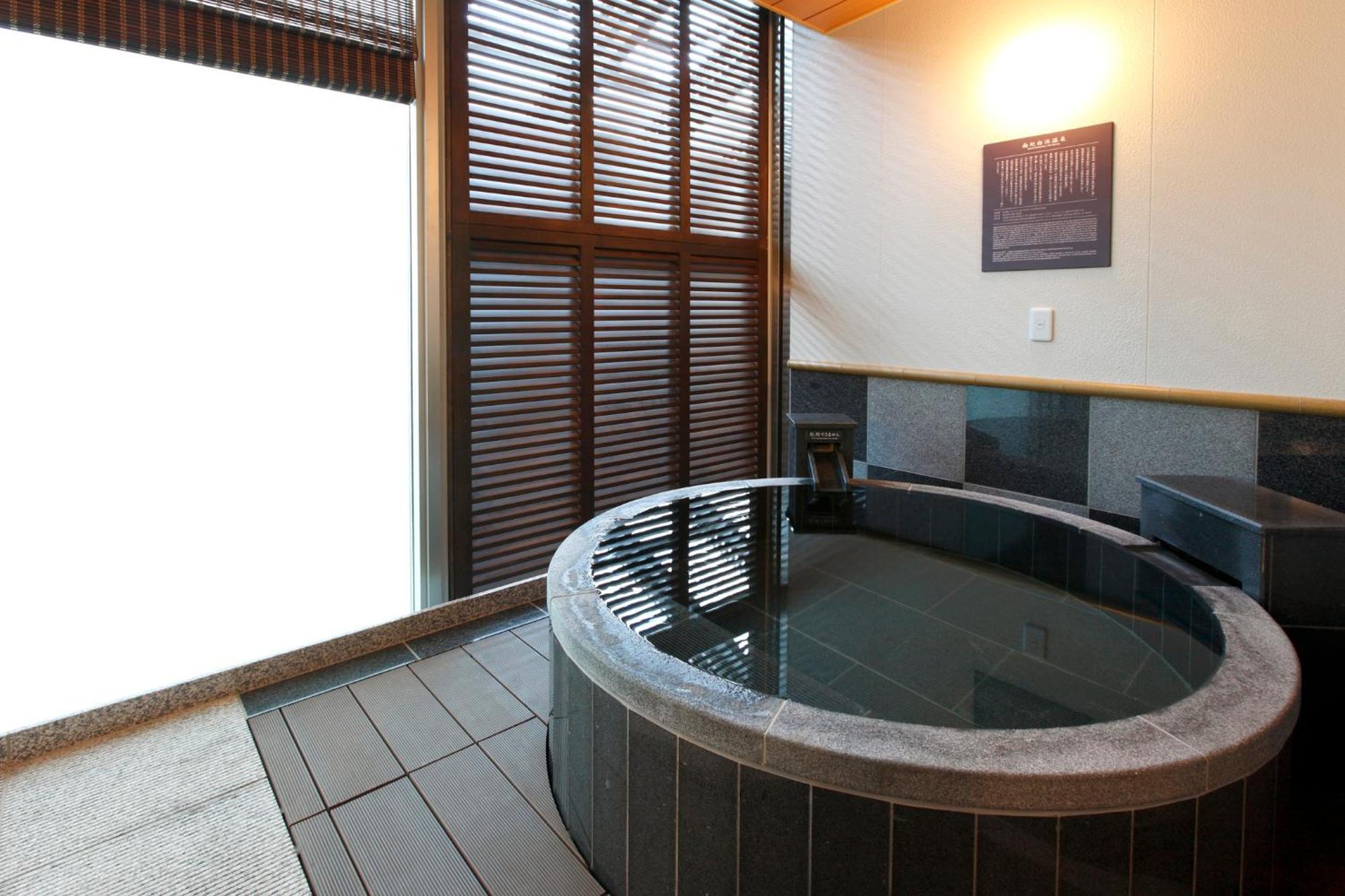 Kobe Harbor Land Onsen Manyo-Club Hotel Bagian luar foto